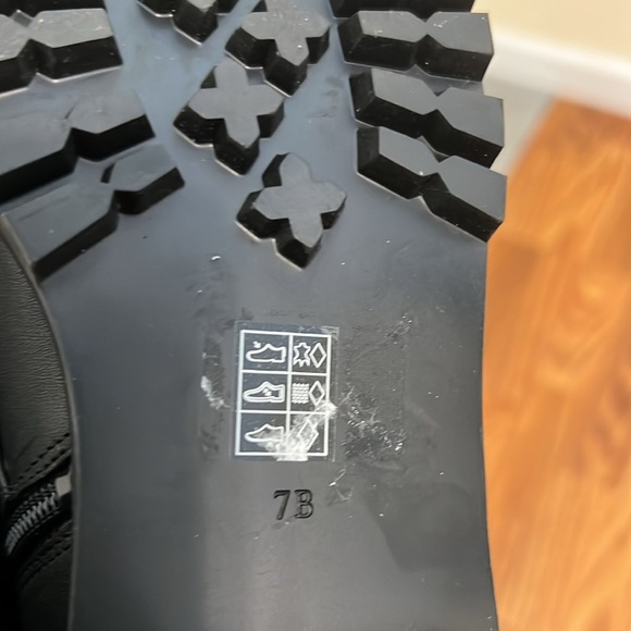 Kate Spade Joplin Lug sole Black ankle Boots shoes size 7B New - Picture 11 of 13